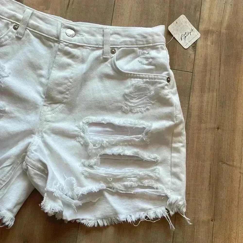 NWT Free People Maggie Optic White Distressed Denim Cut-Off Shorts